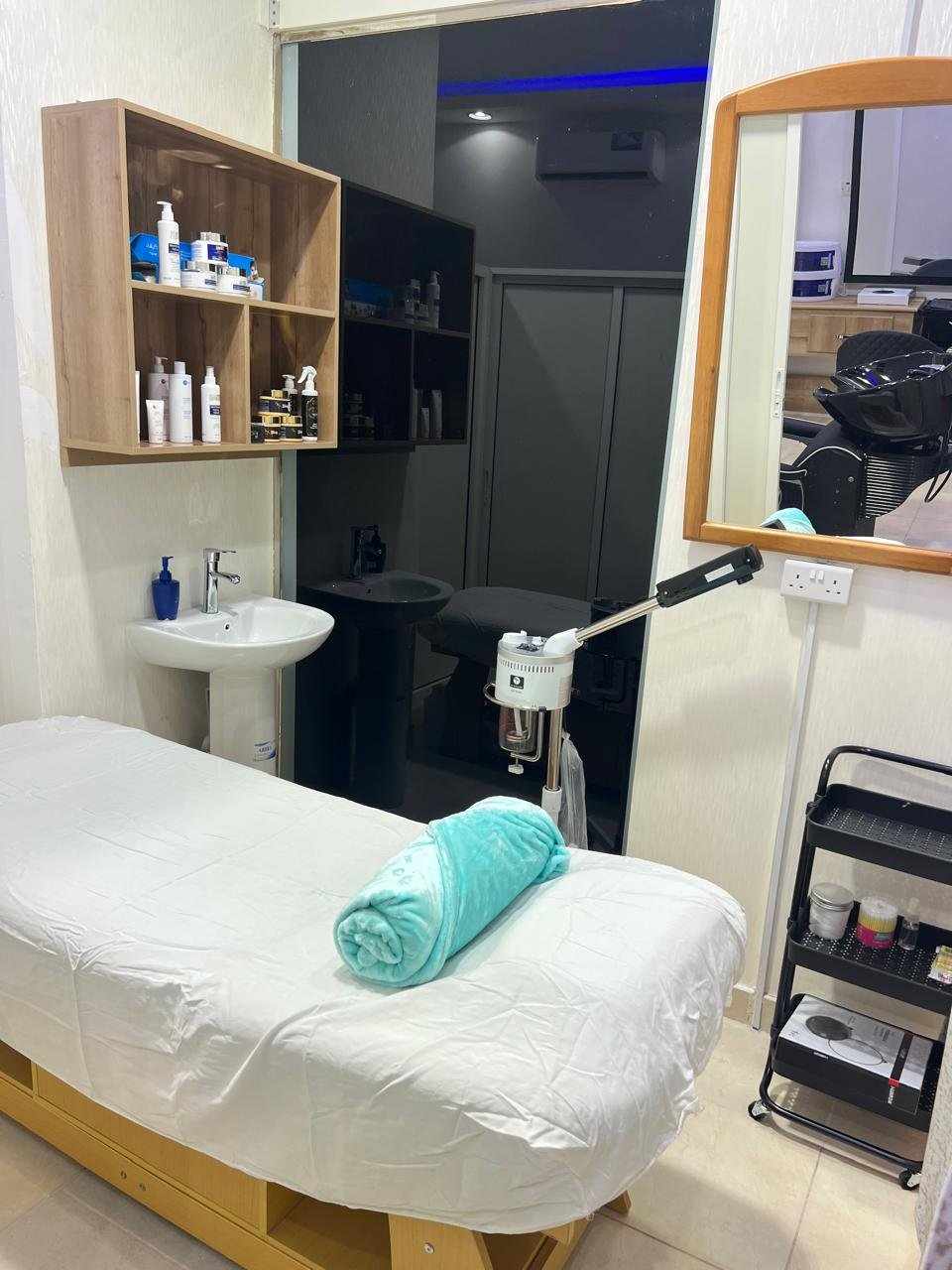 Facial Room