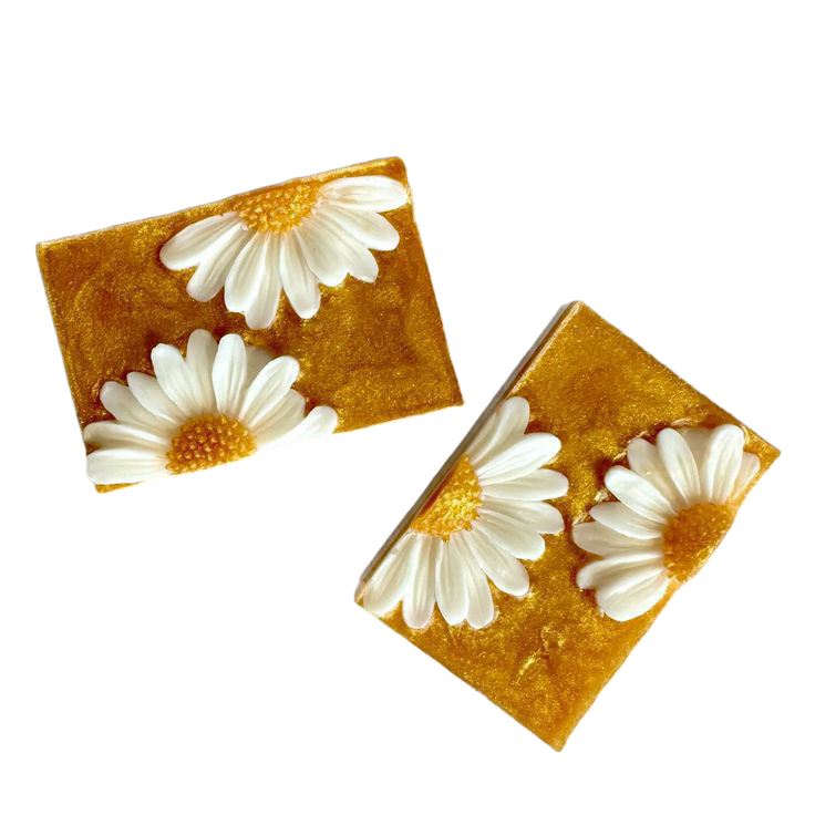 Daisy charm