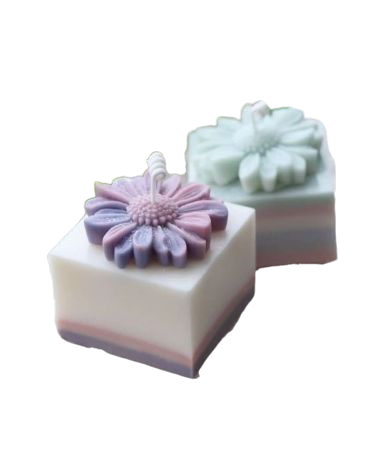 Daisy flower square candle